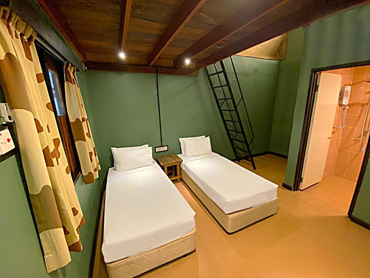 Eagle Ranch Resort Port Dickson Extérieur photo