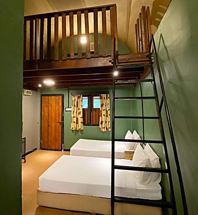 Eagle Ranch Resort Port Dickson Extérieur photo