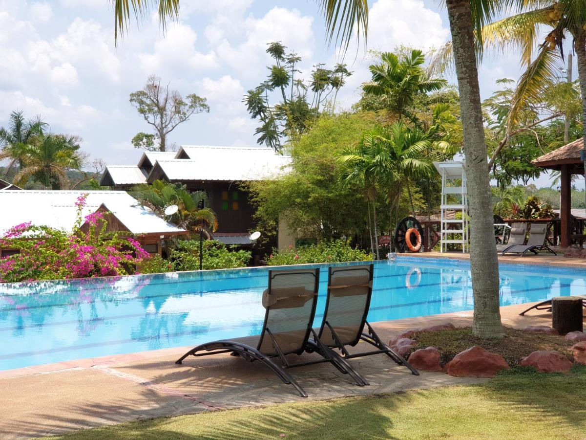 Eagle Ranch Resort Port Dickson Extérieur photo