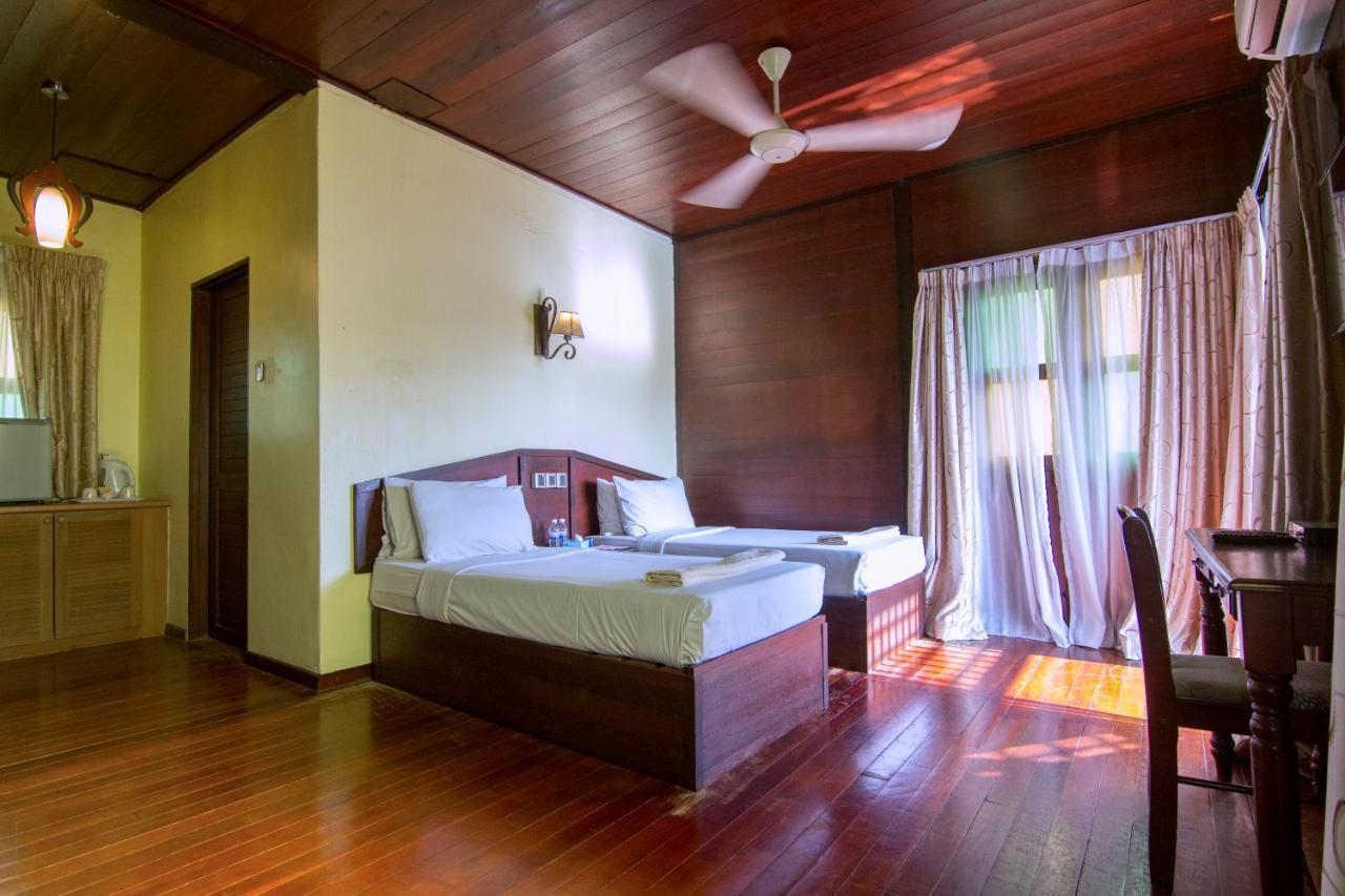 Eagle Ranch Resort Port Dickson Extérieur photo