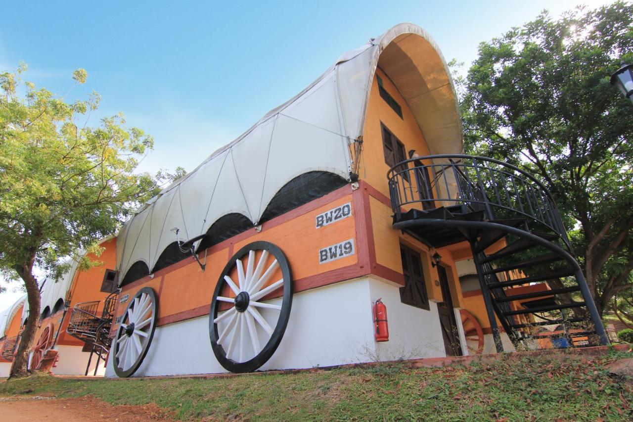 Eagle Ranch Resort Port Dickson Extérieur photo