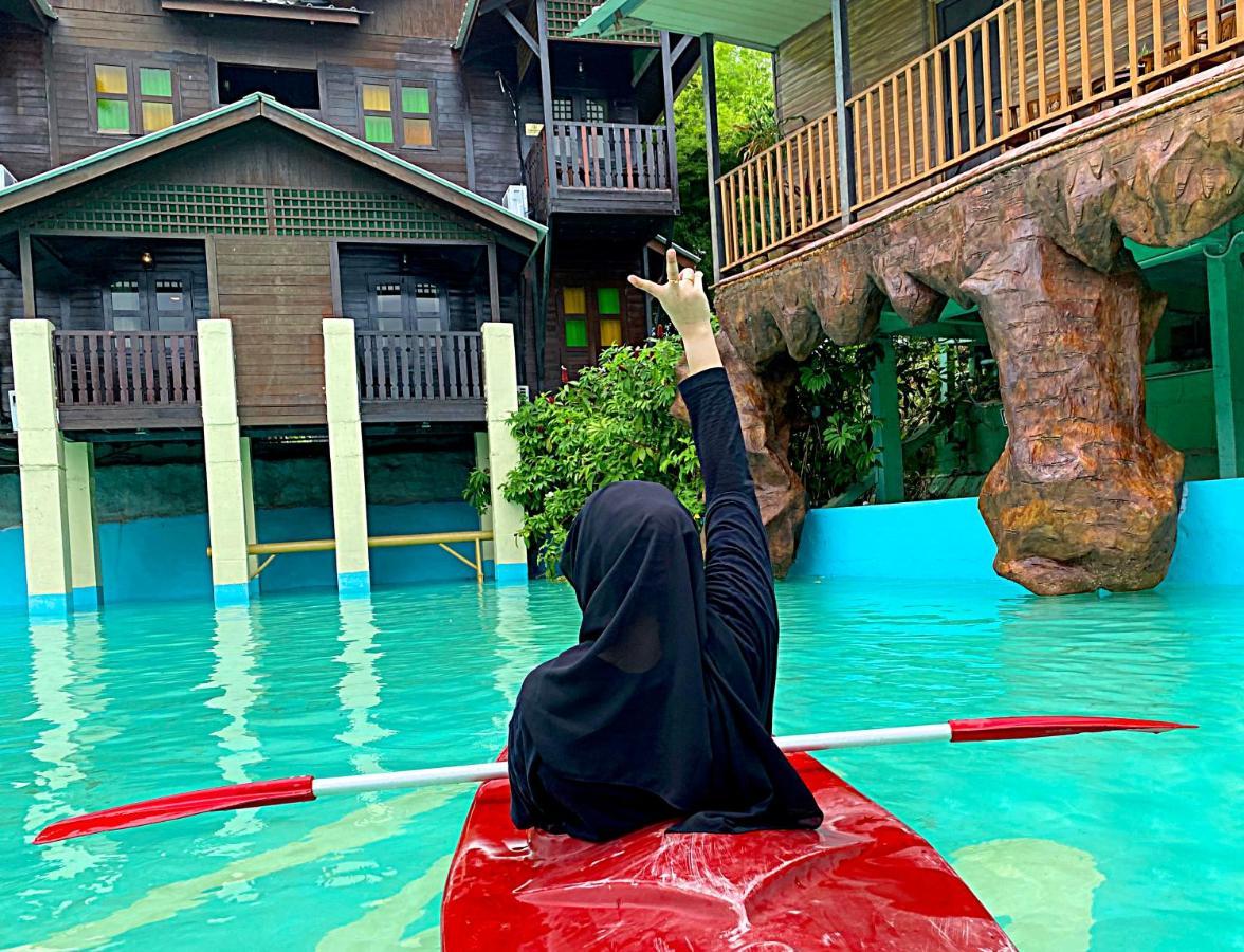 Eagle Ranch Resort Port Dickson Extérieur photo